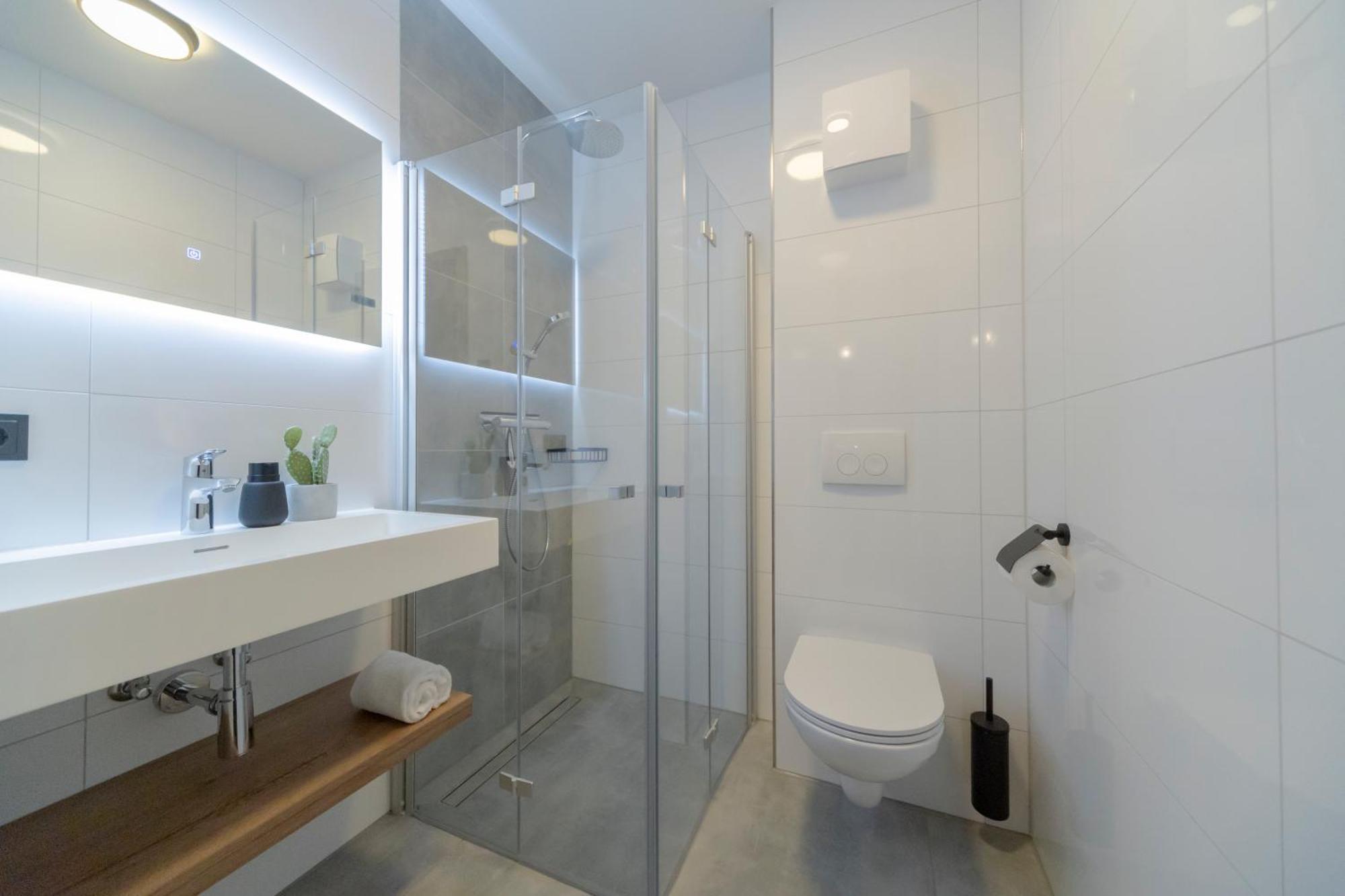 Three-Bedroom Apartment sauna
