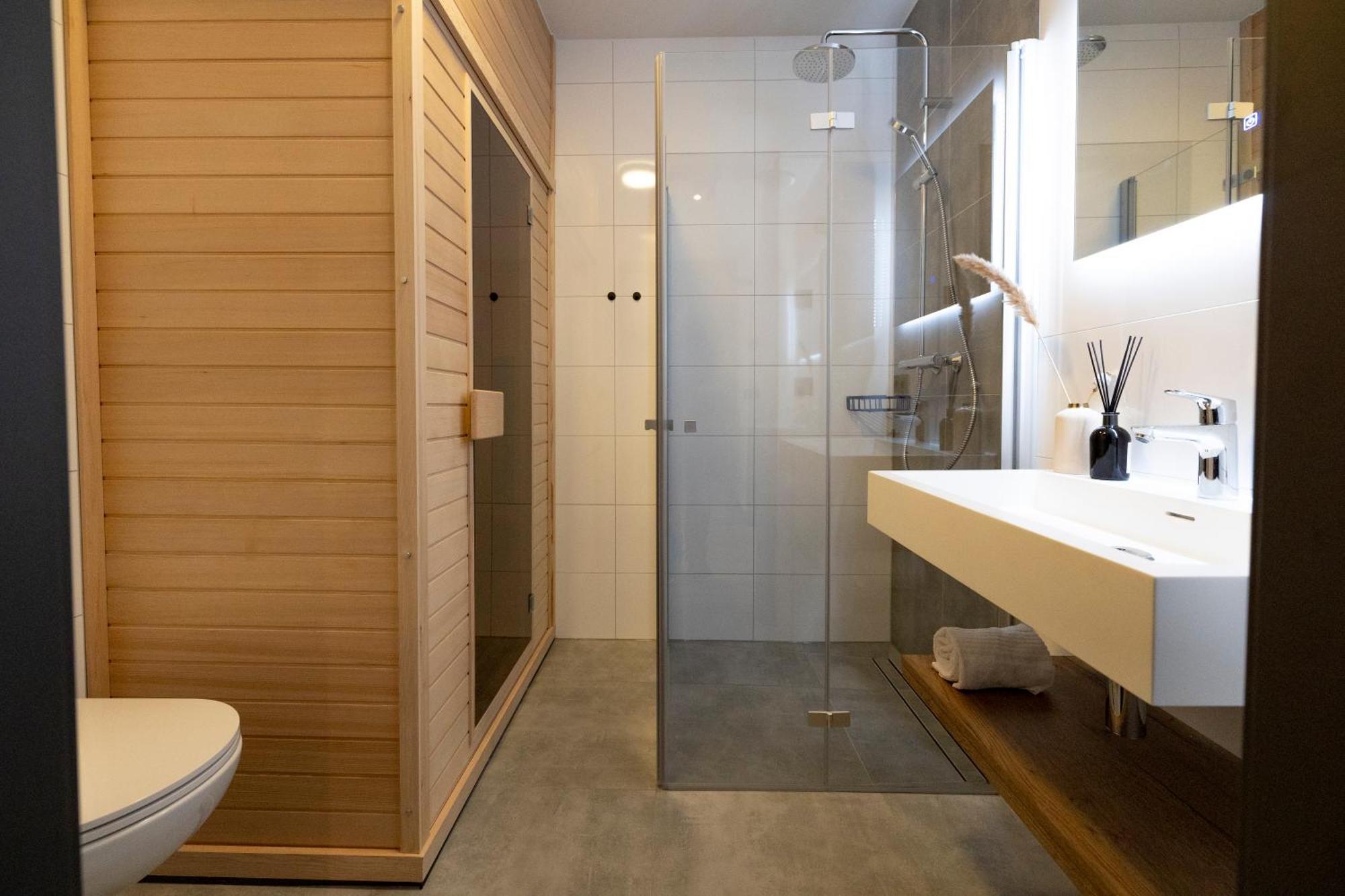 Three-Bedroom Apartment sauna